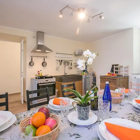 Ferienhaus San Rocco Sleeps 8 *