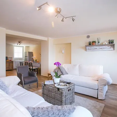 Ferienhaus San Rocco Sleeps 8 *
