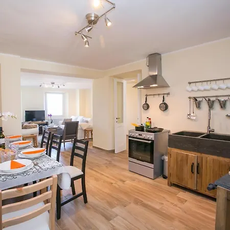 San Rocco Sleeps 8 Tatil Evi