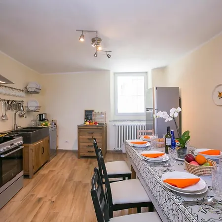 San Rocco Sleeps 8 * Plesio